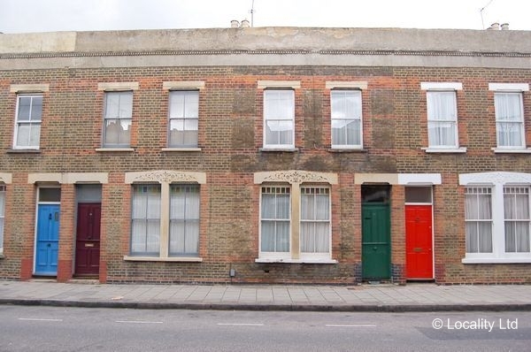 Period street with Northern feel to it (Hackney, London)