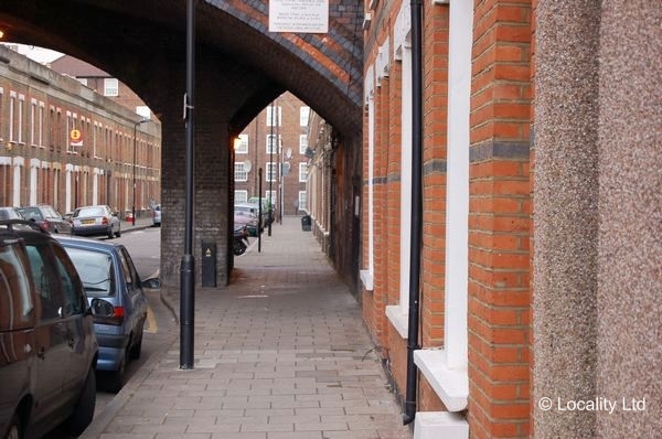 Period street with Northern feel to it (Hackney, London)