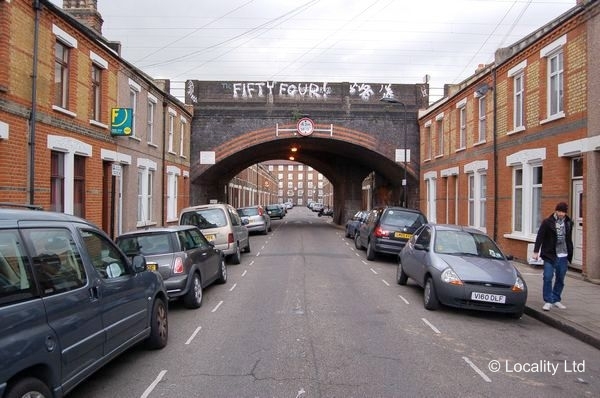 Period street with Northern feel to it (Hackney, London)