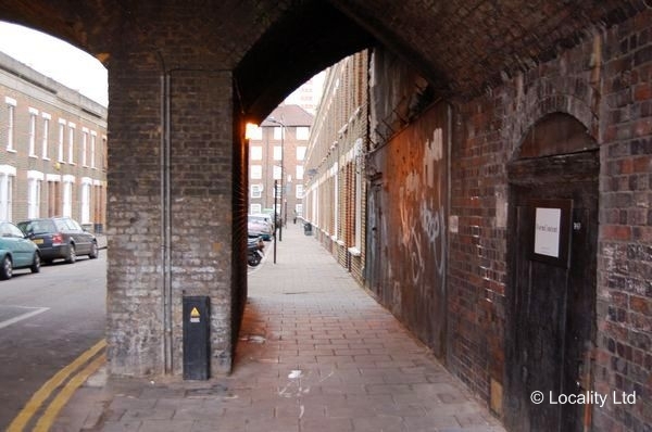 Period street with Northern feel to it (Hackney, London)