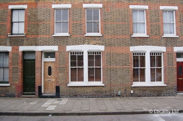 Period street with Northern feel to it (Hackney, London)