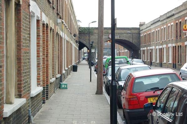 Period street with Northern feel to it (Hackney, London)