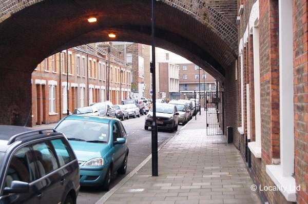 Period street with Northern feel to it (Hackney, London)