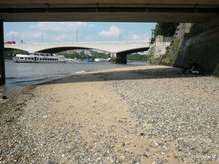 London's only beach.... (Lambeth, London)