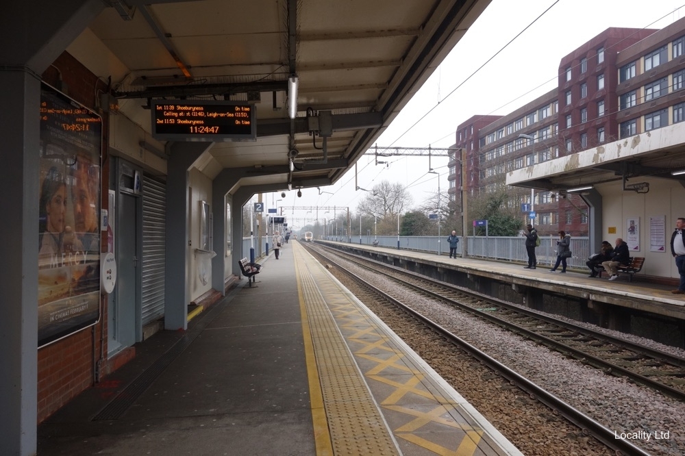 Basildon train station with two platforms (Basildon, London) | Locality ...