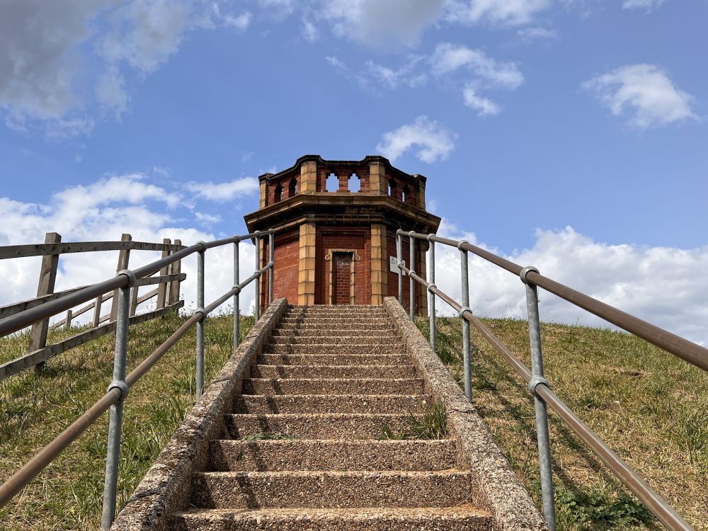 Walthamstow Wetlands nature reserve and reservoirs (London)