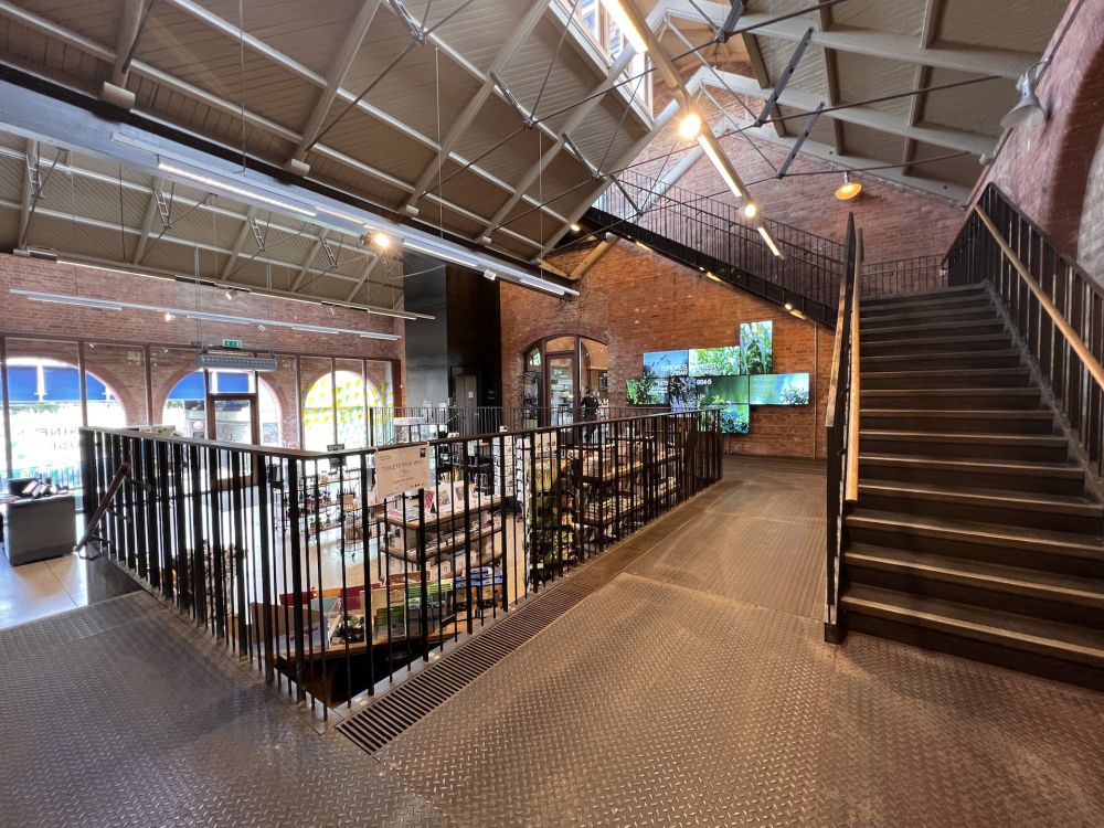 Walthamstow Wetlands nature reserve and reservoirs (London)