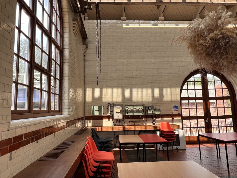 Walthamstow Wetlands nature reserve and reservoirs (London)