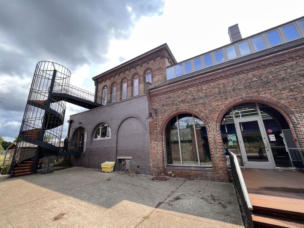 Walthamstow Wetlands nature reserve and reservoirs (London)