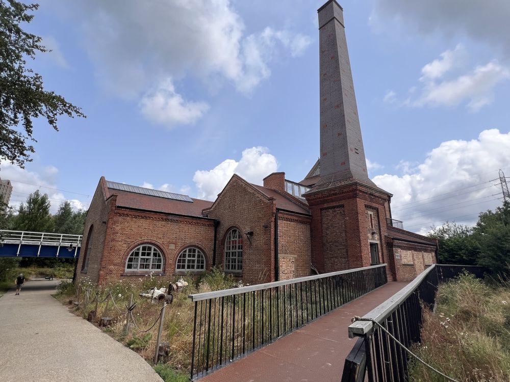 Walthamstow Wetlands nature reserve and reservoirs (London)