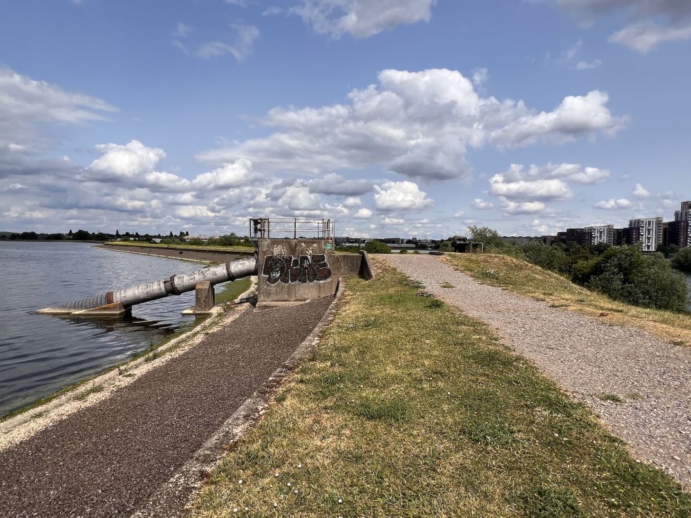 Walthamstow Wetlands nature reserve and reservoirs (London)