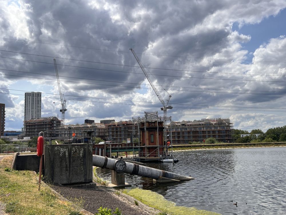 Walthamstow Wetlands nature reserve and reservoirs (London)
