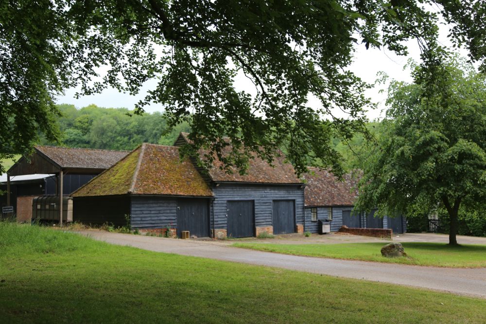 A stunning  estate for film and photoshoot location (Stokenchurch, Buckinghamshire)