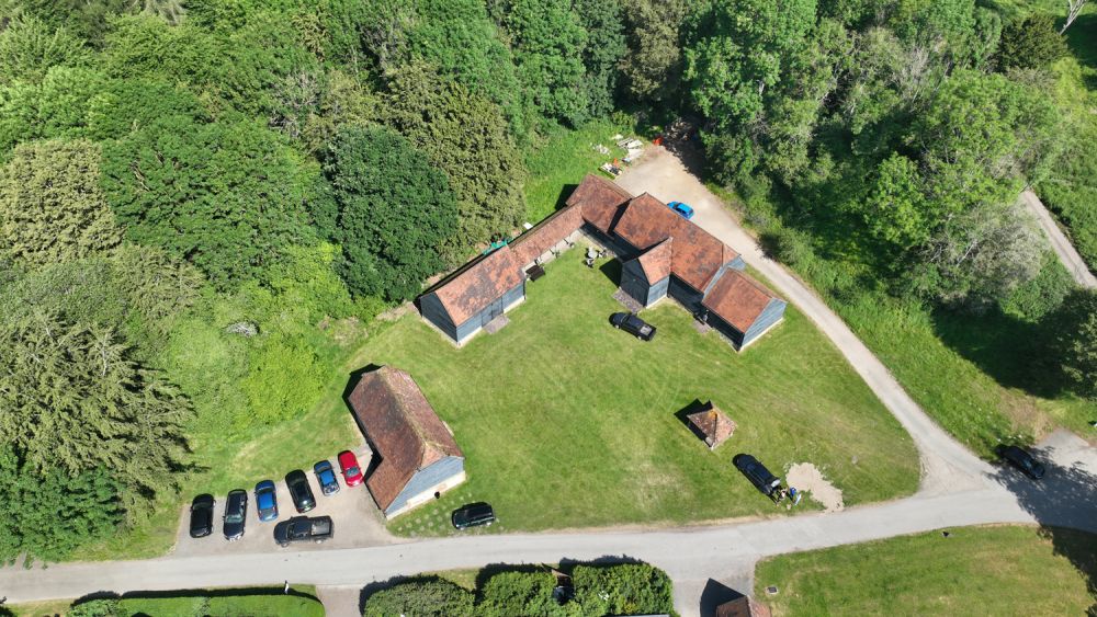 A stunning  estate for film and photoshoot location (Stokenchurch, Buckinghamshire)