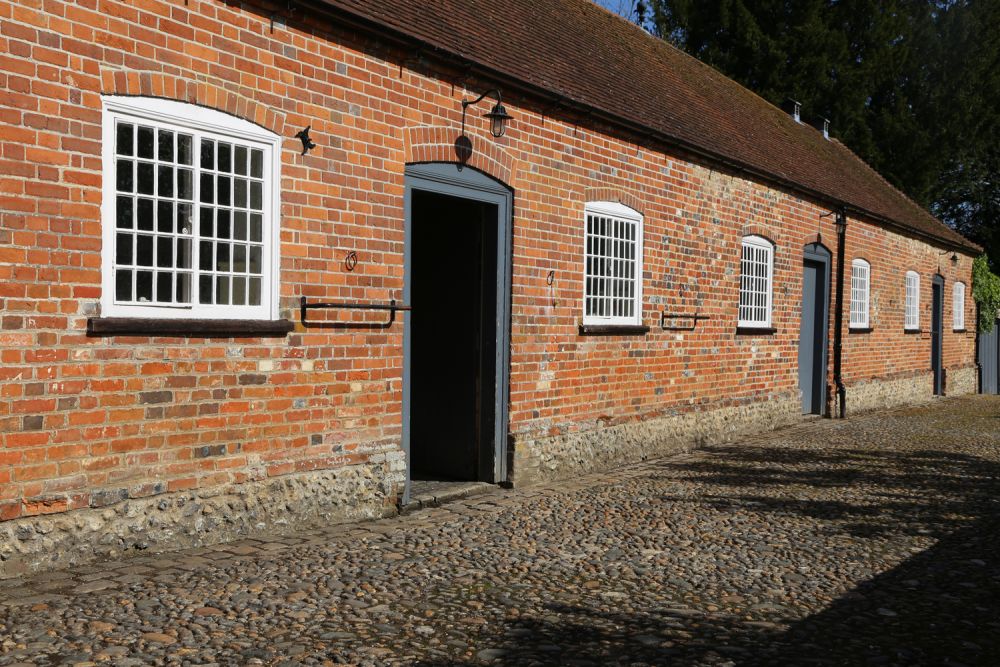 A stunning  estate for film and photoshoot location (Stokenchurch, Buckinghamshire)