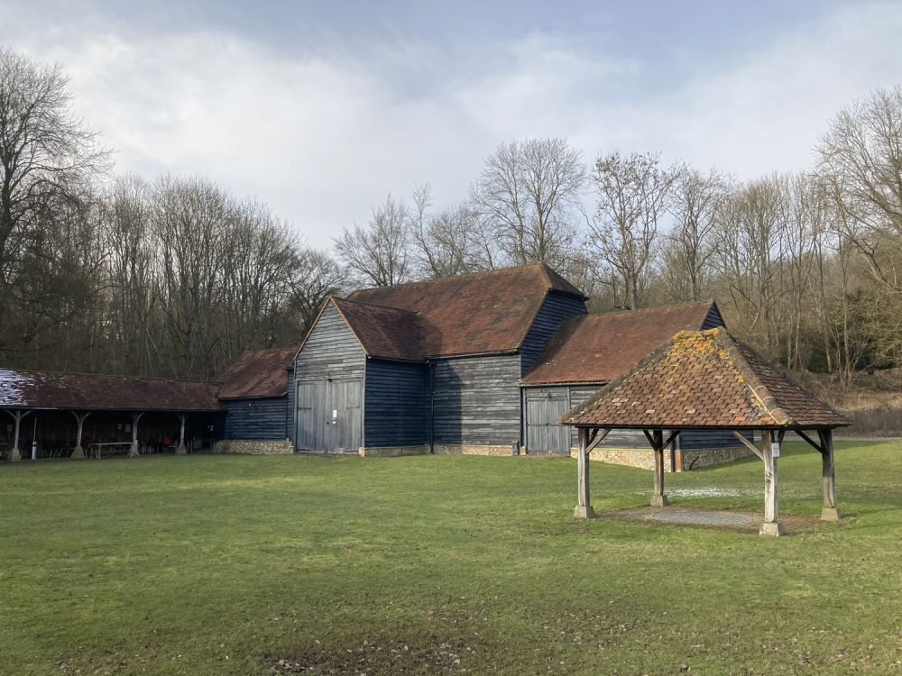 A stunning  estate for film and photoshoot location (Stokenchurch, Buckinghamshire)