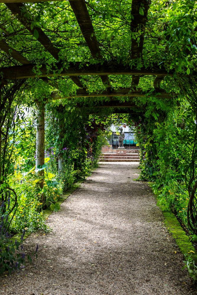 A stunning  estate for film and photoshoot location (Stokenchurch, Buckinghamshire)