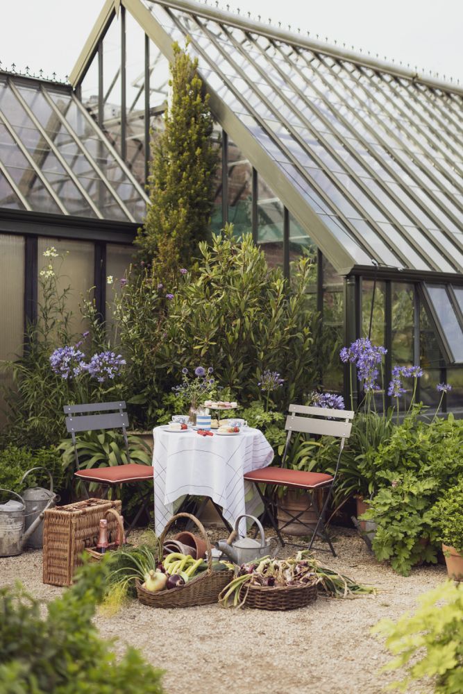 A stunning  estate for film and photoshoot location (Stokenchurch, Buckinghamshire)