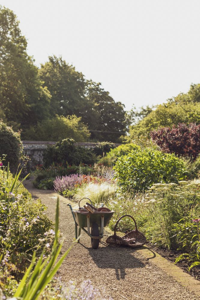 A stunning  estate for film and photoshoot location (Stokenchurch, Buckinghamshire)