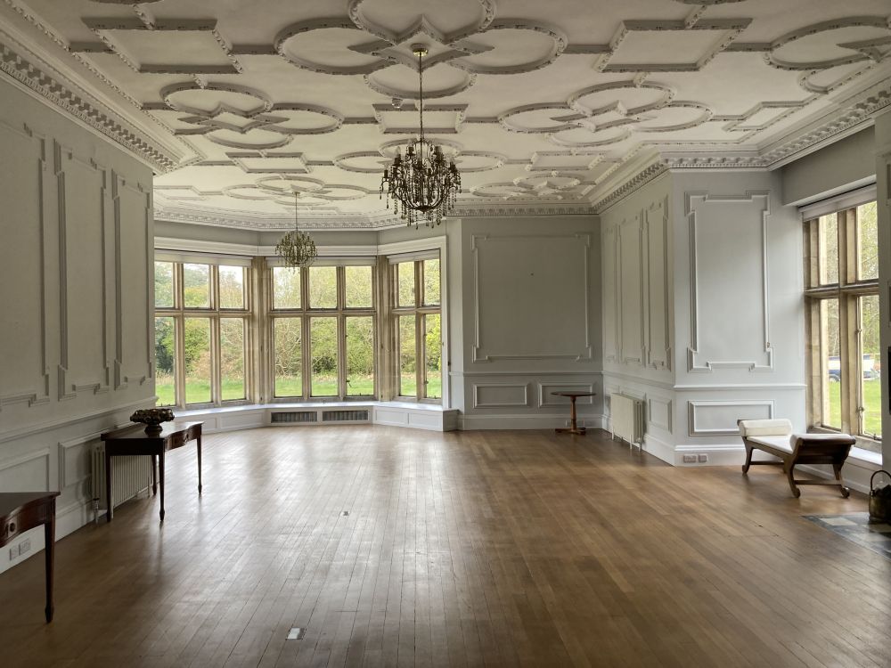 Unoccupied Victorian manor house (Petersfield, Hampshire)