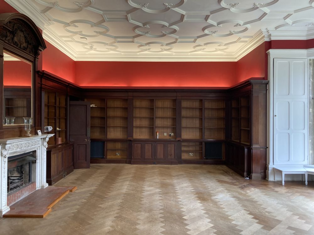 Unoccupied Victorian manor house (Petersfield, Hampshire)