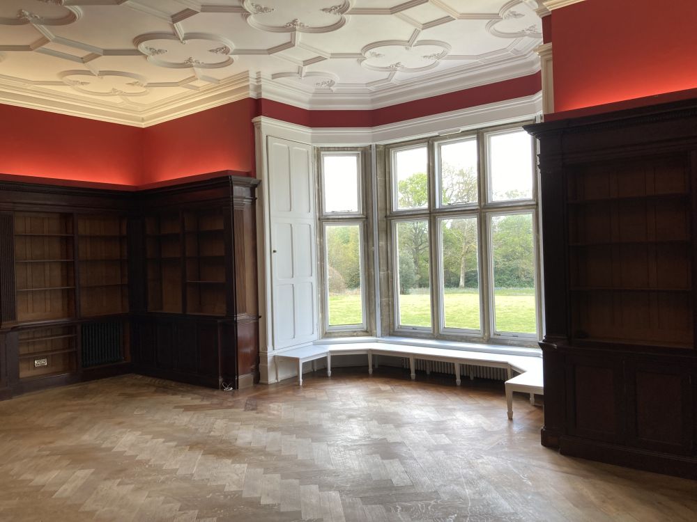 Unoccupied Victorian manor house (Petersfield, Hampshire)