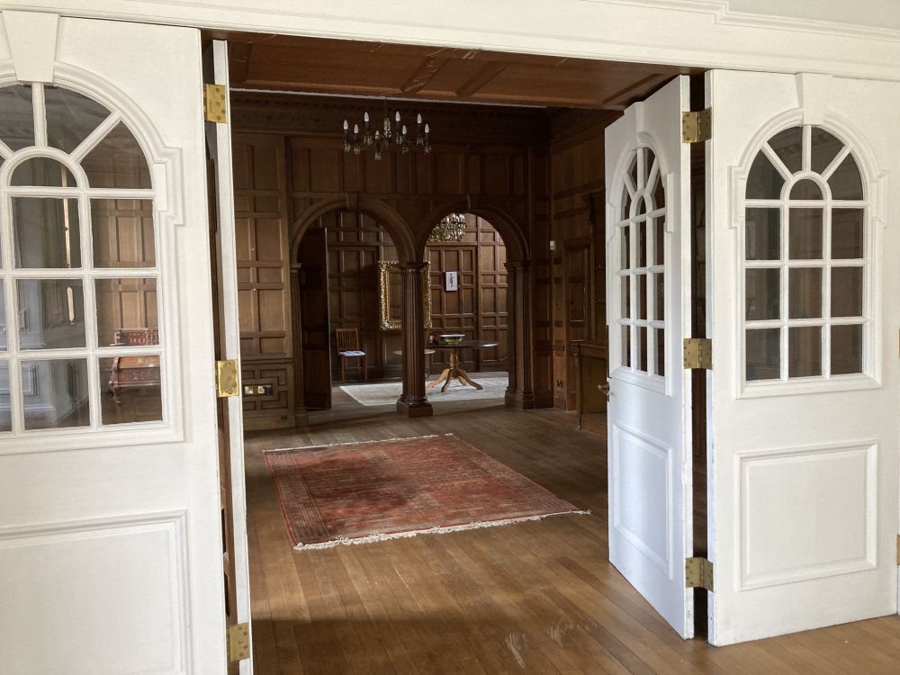 Unoccupied Victorian manor house (Petersfield, Hampshire)