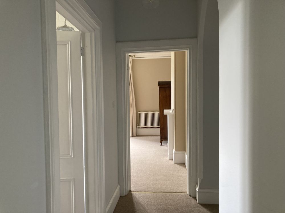 Unoccupied Victorian manor house (Petersfield, Hampshire)