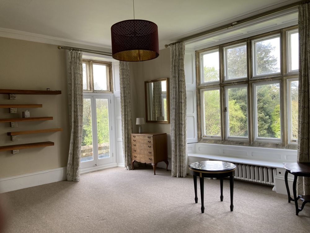 Unoccupied Victorian manor house (Petersfield, Hampshire)