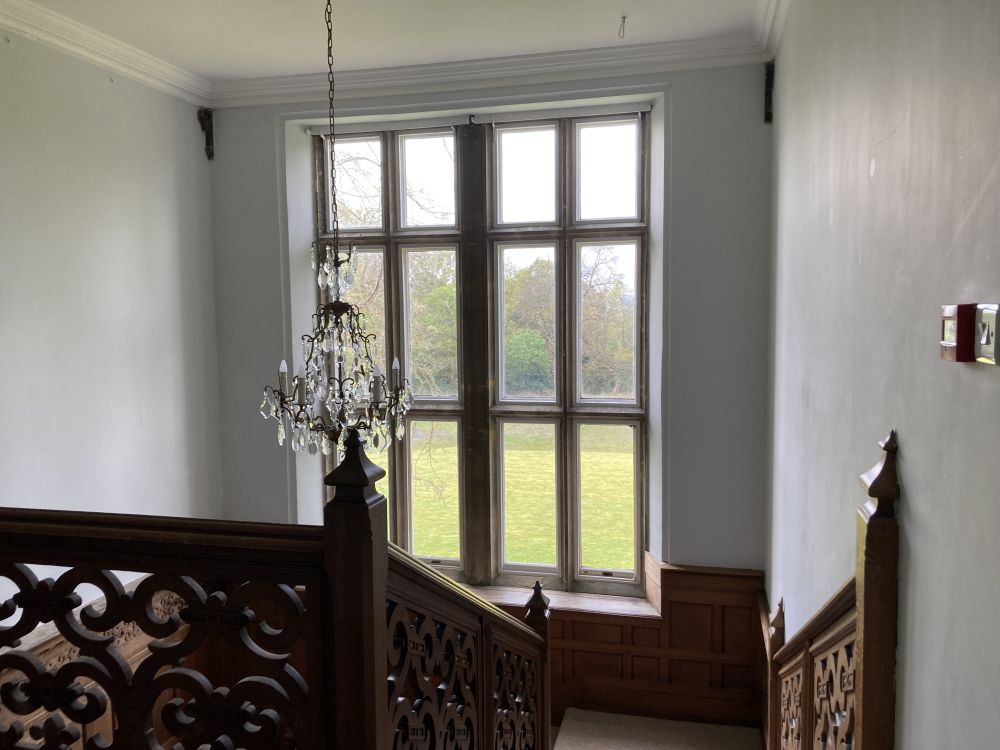 Unoccupied Victorian manor house (Petersfield, Hampshire)