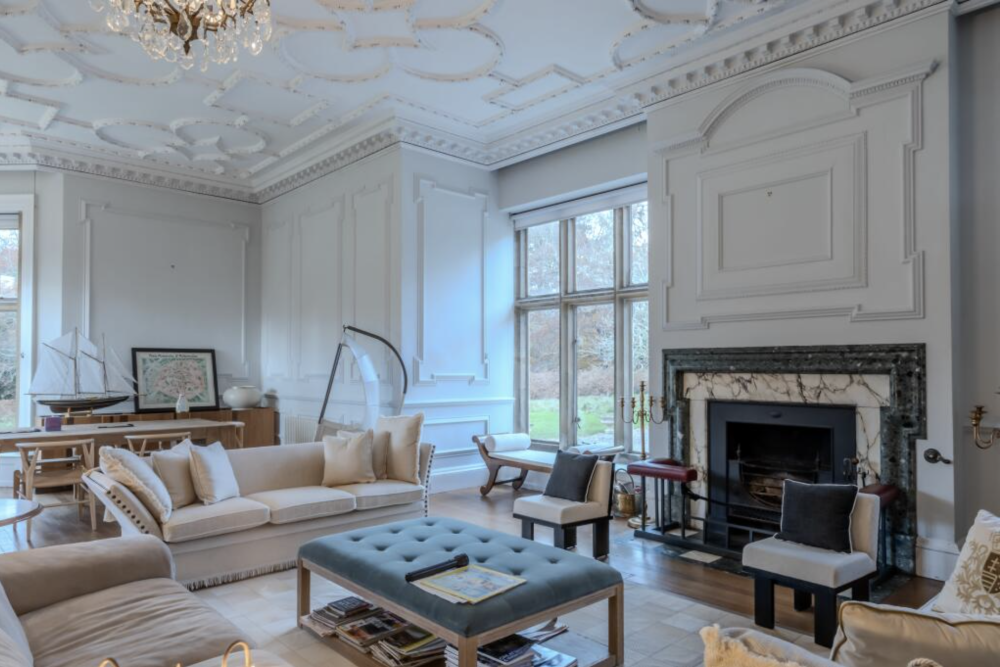 Unoccupied Victorian manor house (Petersfield, Hampshire)