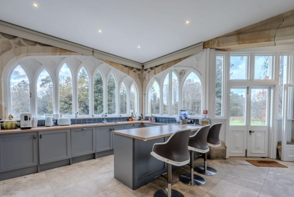 Unoccupied Victorian manor house (Petersfield, Hampshire)