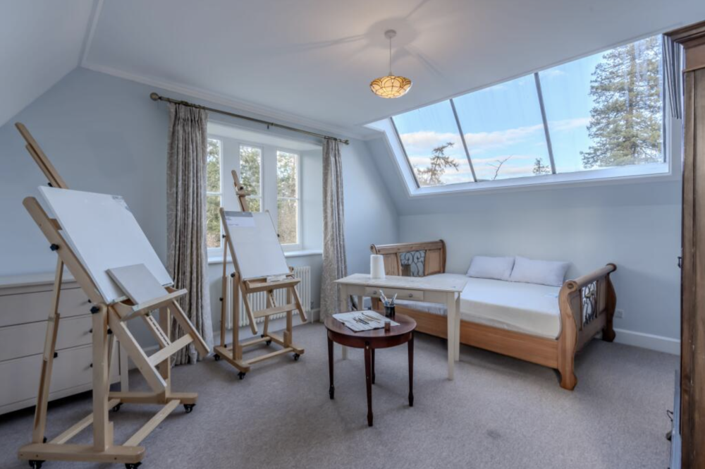 Unoccupied Victorian manor house (Petersfield, Hampshire)