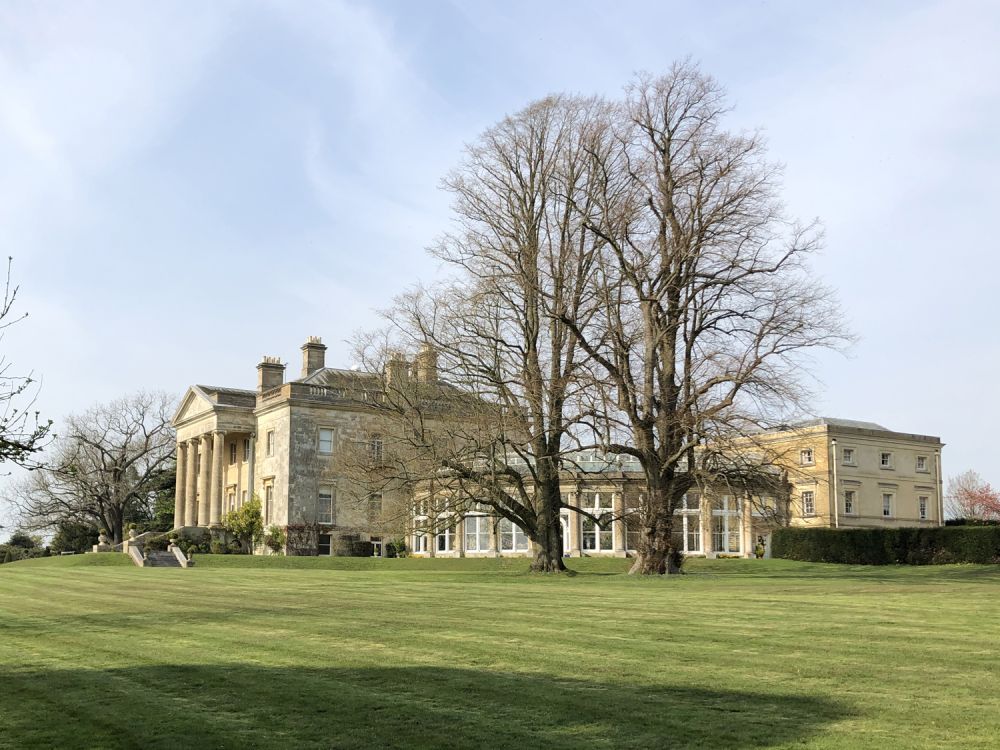 Stunning manor house with an unique swimming pool for film, shoot location hire (Hemel Hempstead, Hertfordshire)