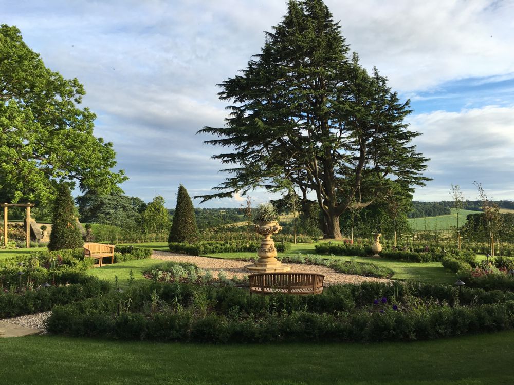 Stunning manor house with an unique swimming pool for film, shoot location hire (Hemel Hempstead, Hertfordshire)