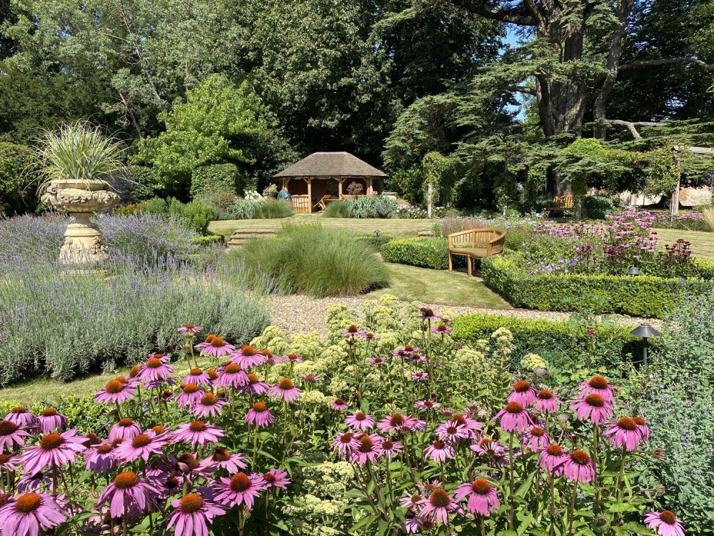 Stunning manor house with an unique swimming pool for film, shoot location hire (Hemel Hempstead, Hertfordshire)