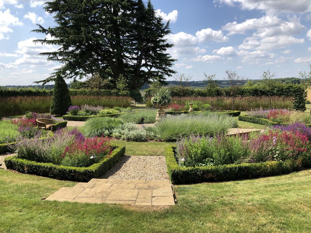 Stunning manor house with an unique swimming pool for film, shoot location hire (Hemel Hempstead, Hertfordshire)