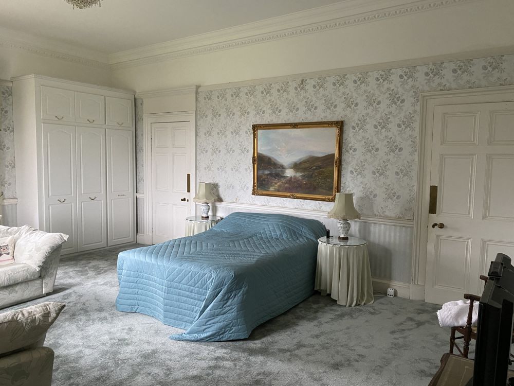 Stunning manor house with an unique swimming pool for film, shoot location hire (Hemel Hempstead, Hertfordshire)