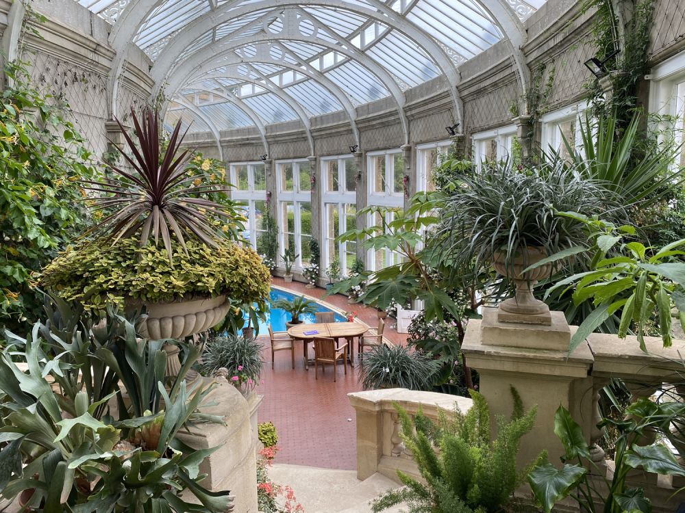 Stunning manor house with an unique swimming pool for film, shoot location hire (Hemel Hempstead, Hertfordshire)