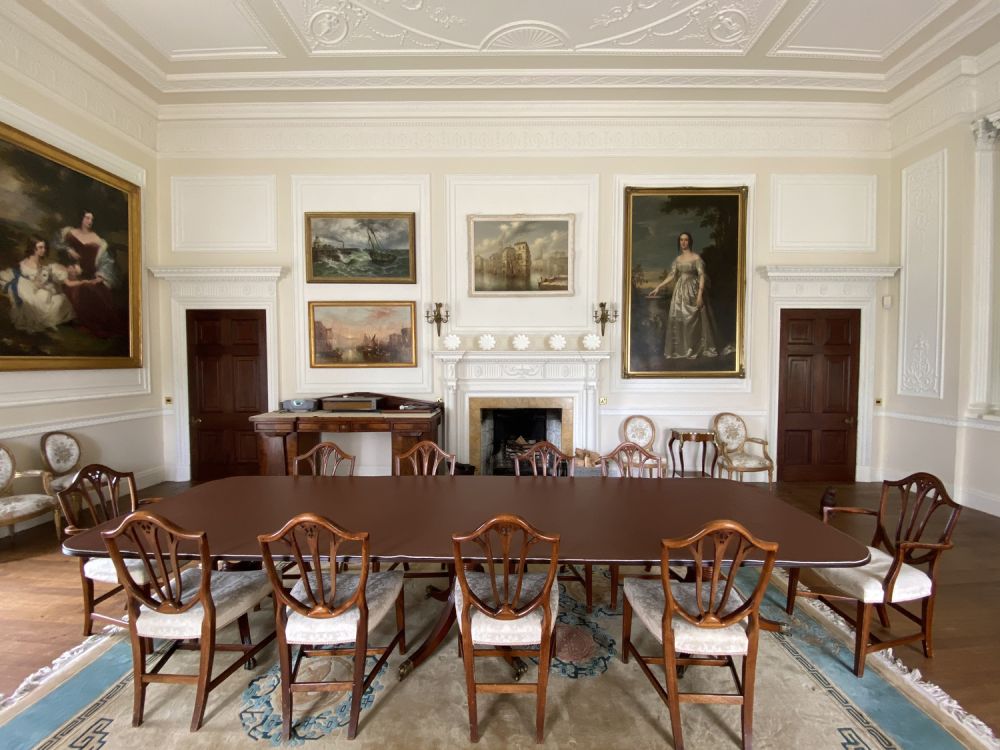 Stunning manor house with an unique swimming pool for film, shoot location hire (Hemel Hempstead, Hertfordshire)