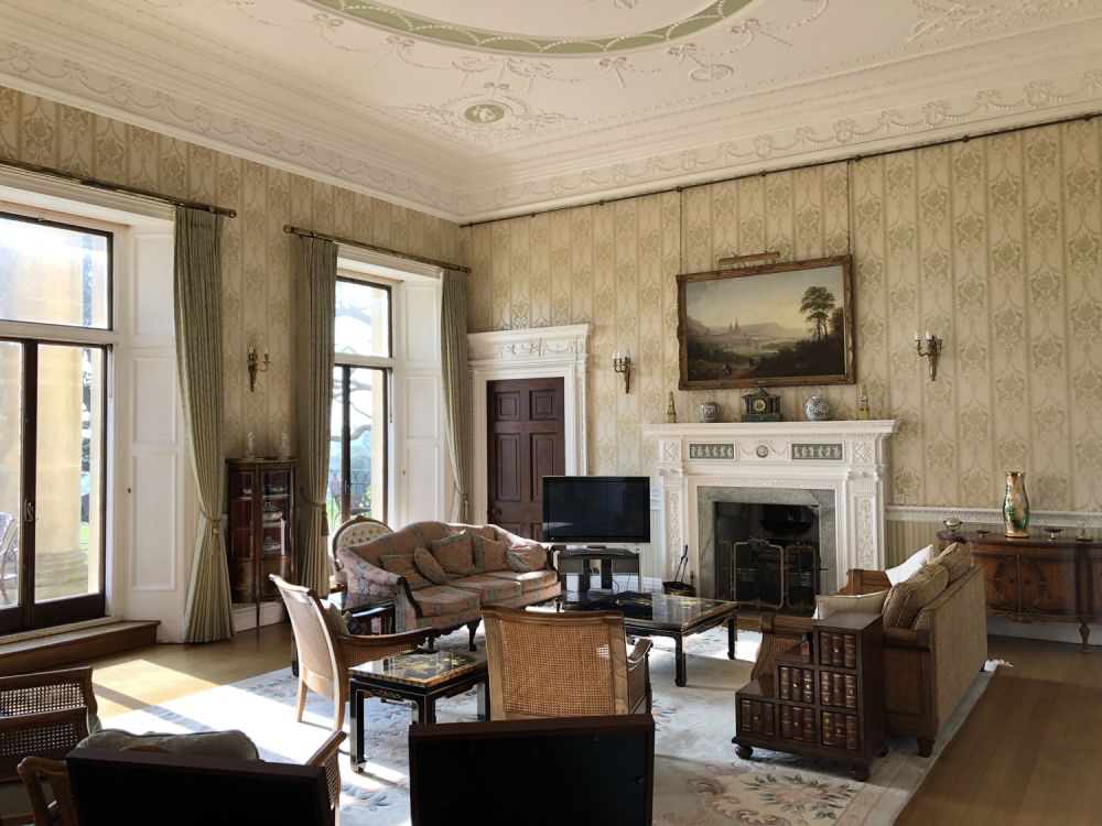 Stunning manor house with an unique swimming pool for film, shoot location hire (Hemel Hempstead, Hertfordshire)