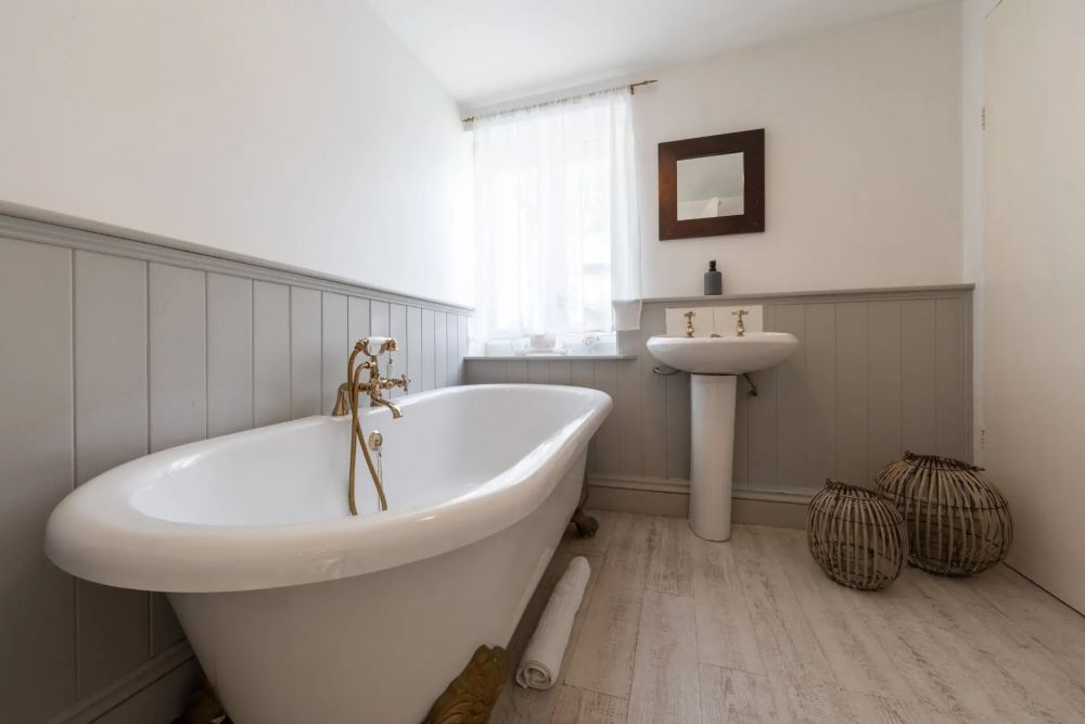 Idyllic Seaside Cottage in Cornwall