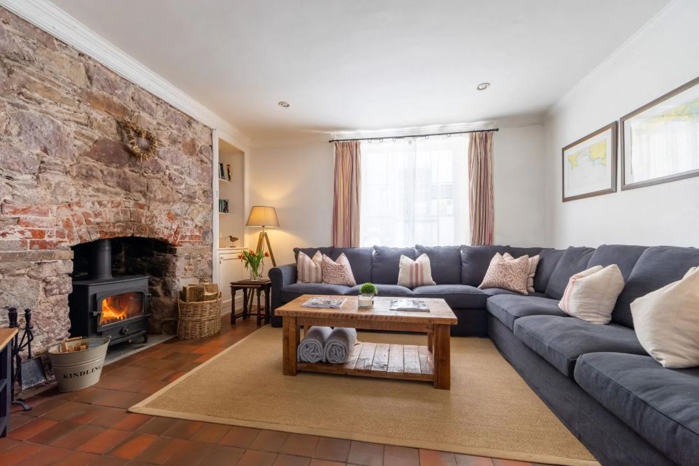 Idyllic Seaside Cottage in Cornwall