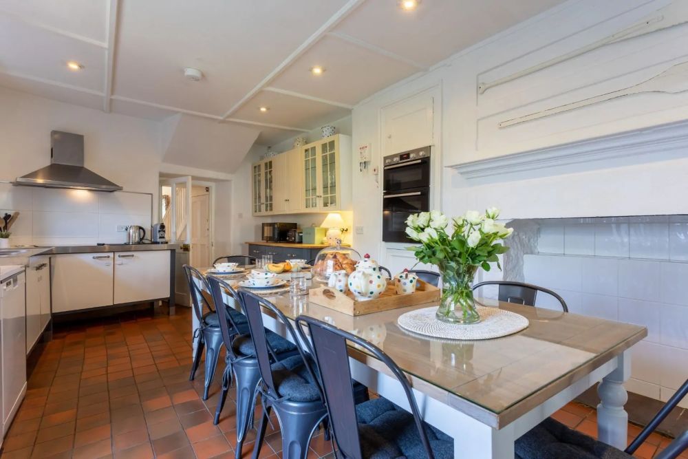 Idyllic Seaside Cottage in Cornwall