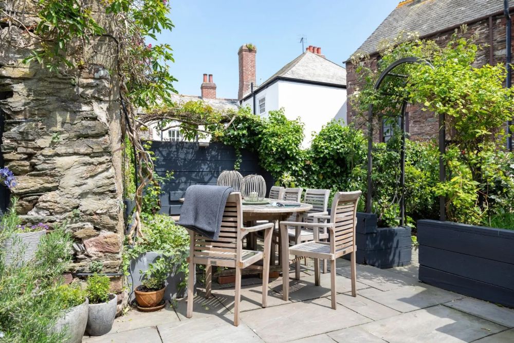 Idyllic Seaside Cottage in Cornwall