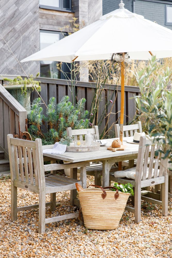 A stunning, eco-friendly home with sea views