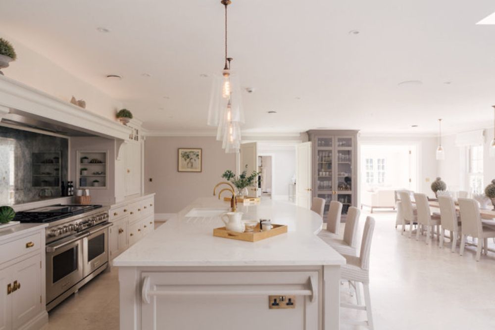 Stunning new build property with indoor swimming pool for film and photoshoot location (Harpenden, Hertfordshire)