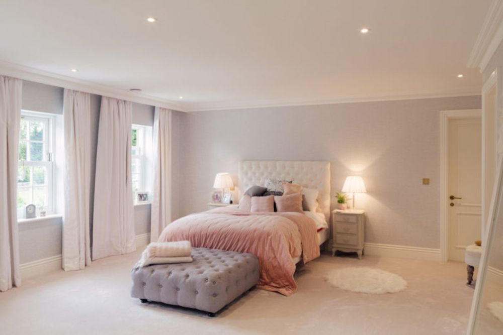 Stunning new build property with indoor swimming pool for film and photoshoot location (Harpenden, Hertfordshire)