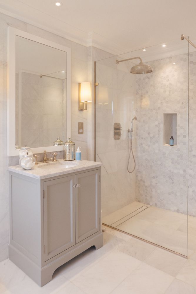 Stunning new build property with indoor swimming pool for film and photoshoot location (Harpenden, Hertfordshire)