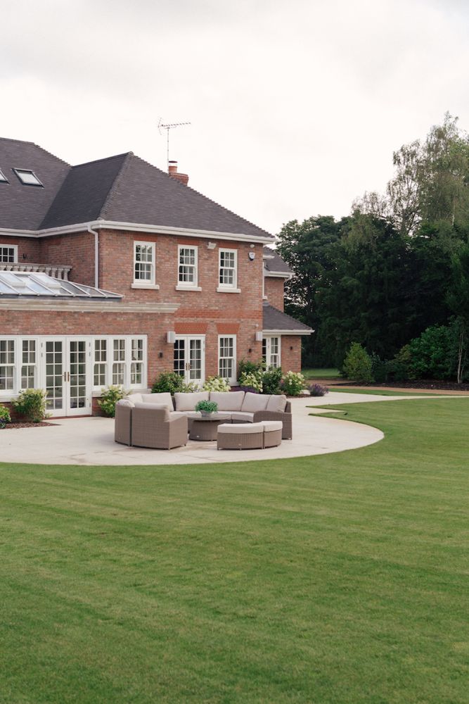 Stunning new build property with indoor swimming pool for film and photoshoot location (Harpenden, Hertfordshire)